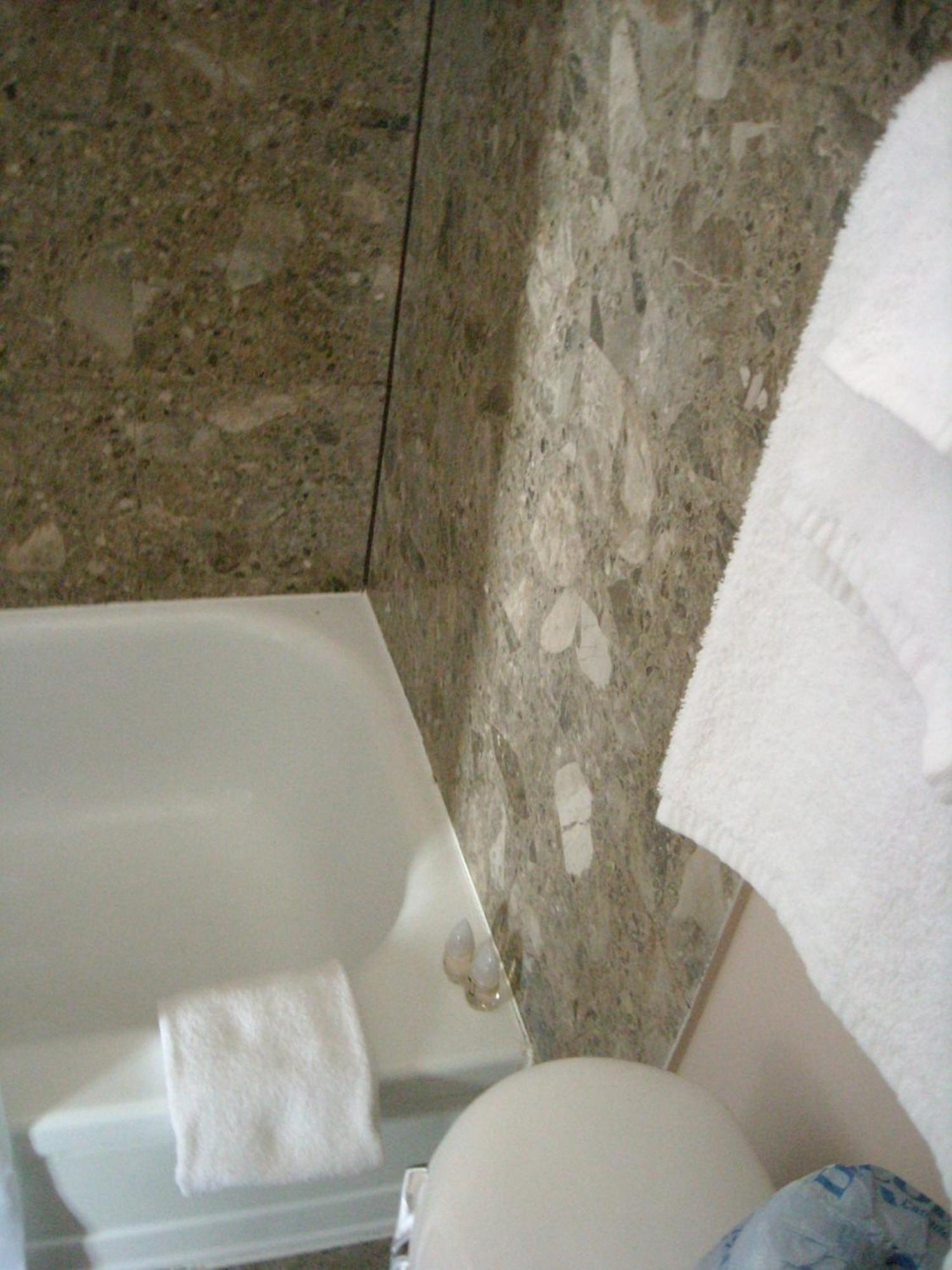 Grand Motel Saint-Hubert Longueuil Luaran gambar