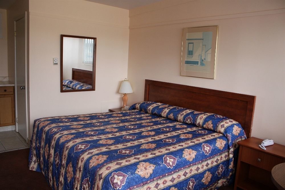 Grand Motel Saint-Hubert Longueuil Luaran gambar