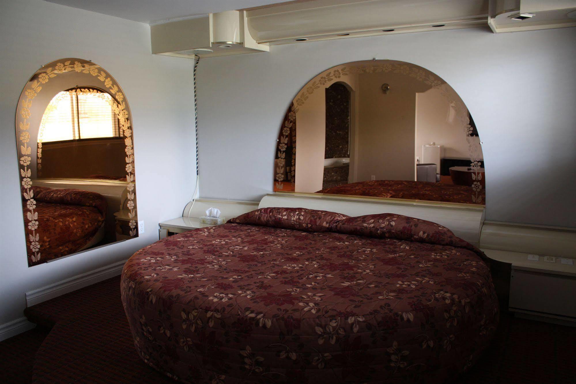Grand Motel Saint-Hubert Longueuil Luaran gambar