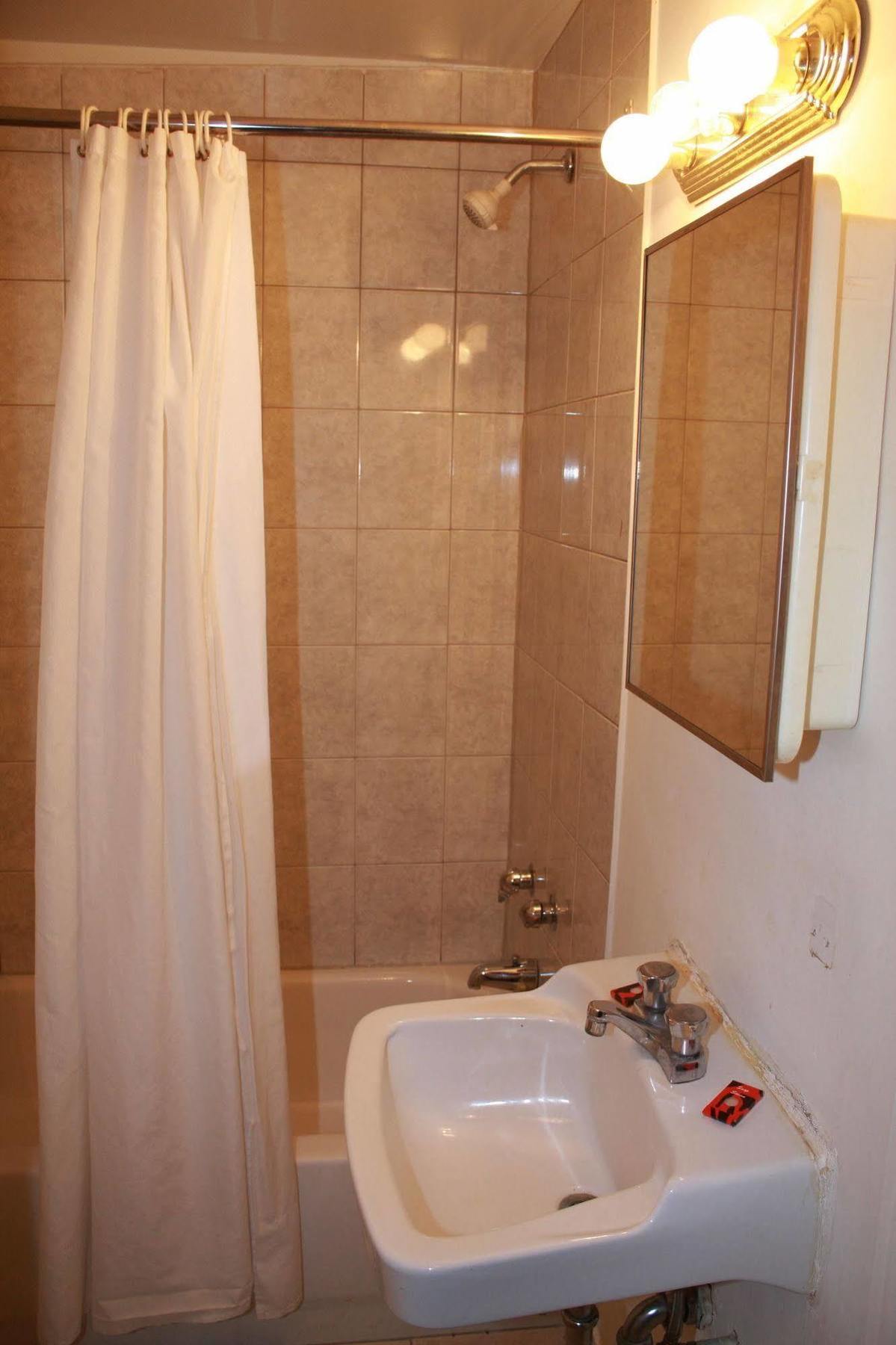 Grand Motel Saint-Hubert Longueuil Luaran gambar